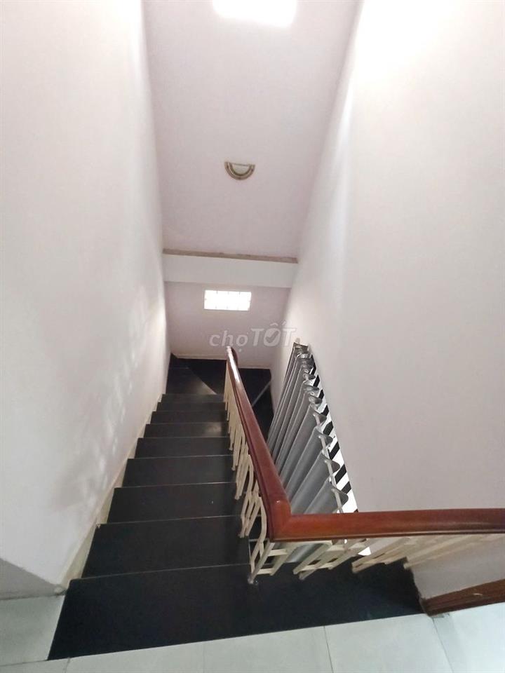 Cho thuê phòng trọ ở Bùi Đình Túy giá 3.2tr