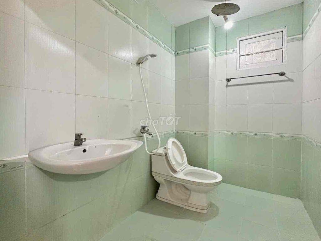 studio tên lửa