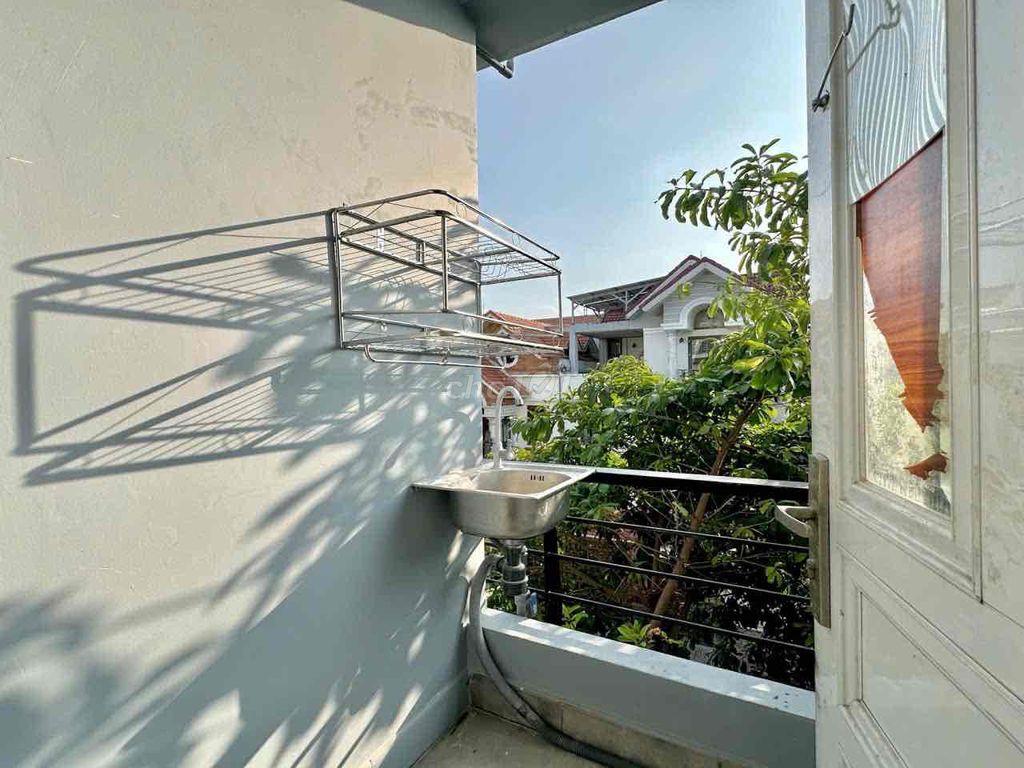 studio tên lửa