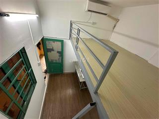 còn phòng cho thuê( sau trường hồng bàng ) máy lạnh gác wc riêng