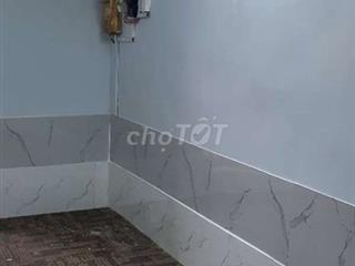 cho thuê nhà  nguyên căn 4 phòng ngũ, đường Lê văn duyệt P1 Q.BT