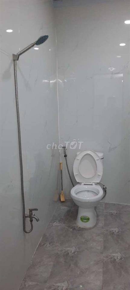 cho thuê nhà  nguyên căn 4 phòng ngũ, đường Lê văn duyệt P1 Q.BT
