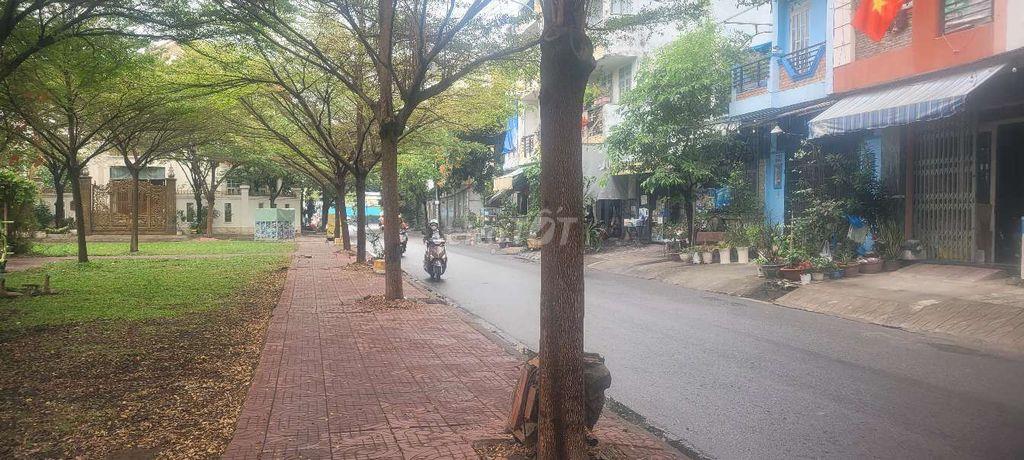 Cho thuê tầng 3 và 4 nhà view công viên Bình Lợi