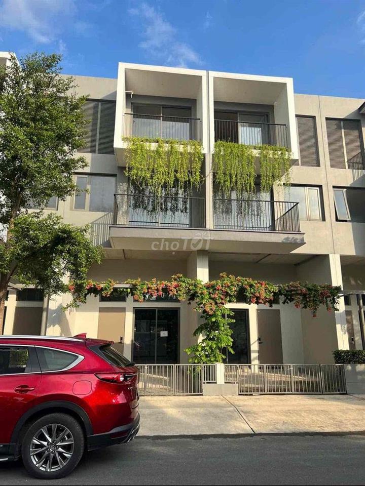 Đất mặt tiền Dt818 giáp Agora, Rivergateway, tt hành chính
