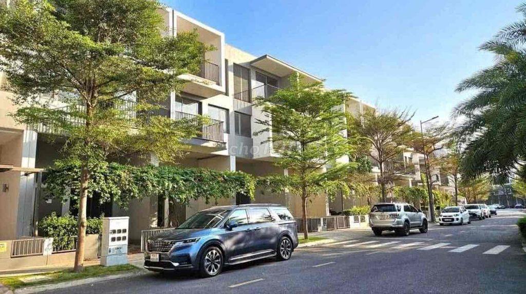 Đất mặt tiền Dt818 giáp Agora, Rivergateway, tt hành chính