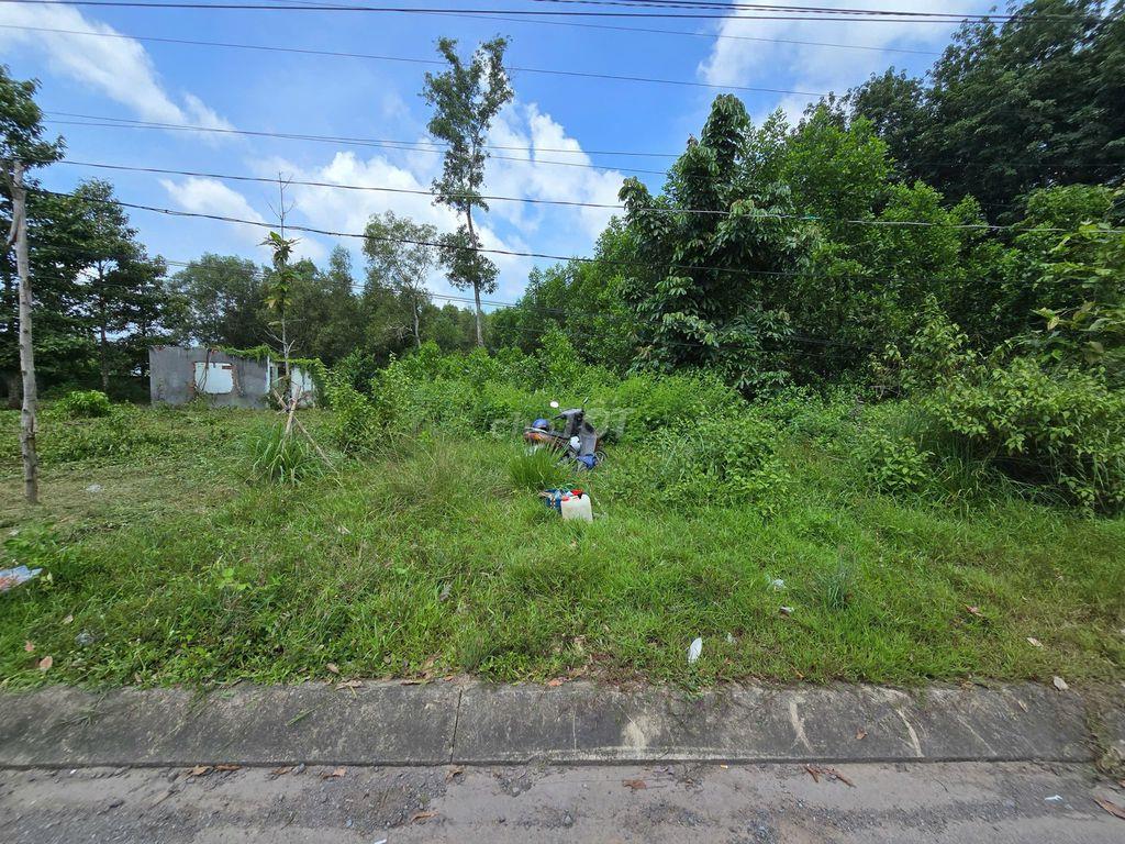 Cần bán gấp lô đất ở nhơn trạch, giá 2,5tỷ (thương lượng)
