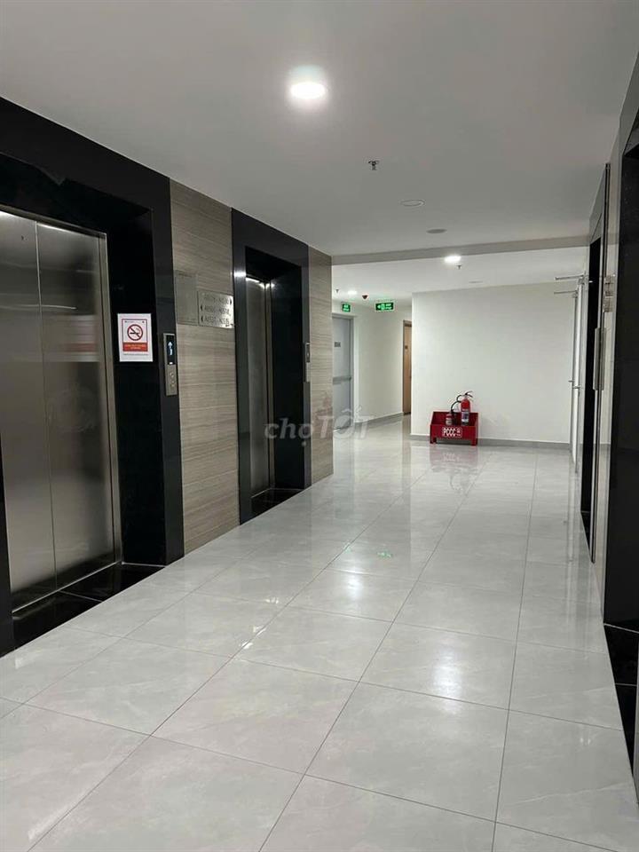 Căn hộ 56m2 tầng trung view hồ bơi dự án Eastgate cần bán