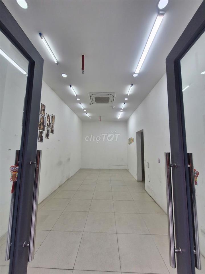 Bán shophouse cực đẹp tại Legacy Central với hơn 1800 căn hộ đã ở kín