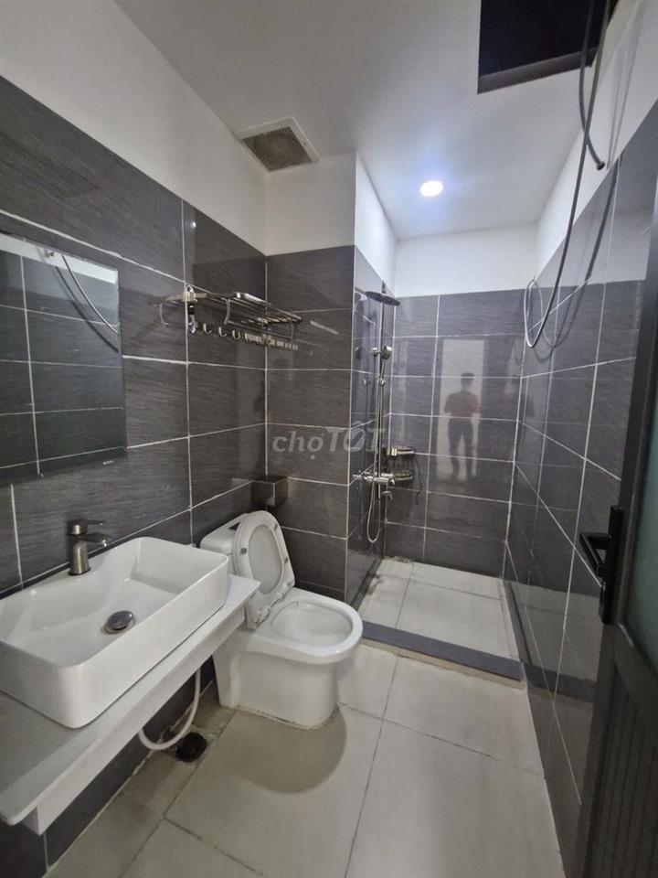 Bán shophouse cực đẹp tại Legacy Central với hơn 1800 căn hộ đã ở kín