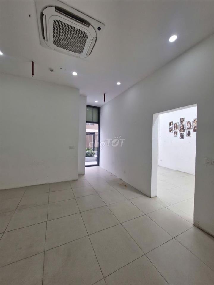 Bán shophouse cực đẹp tại Legacy Central với hơn 1800 căn hộ đã ở kín