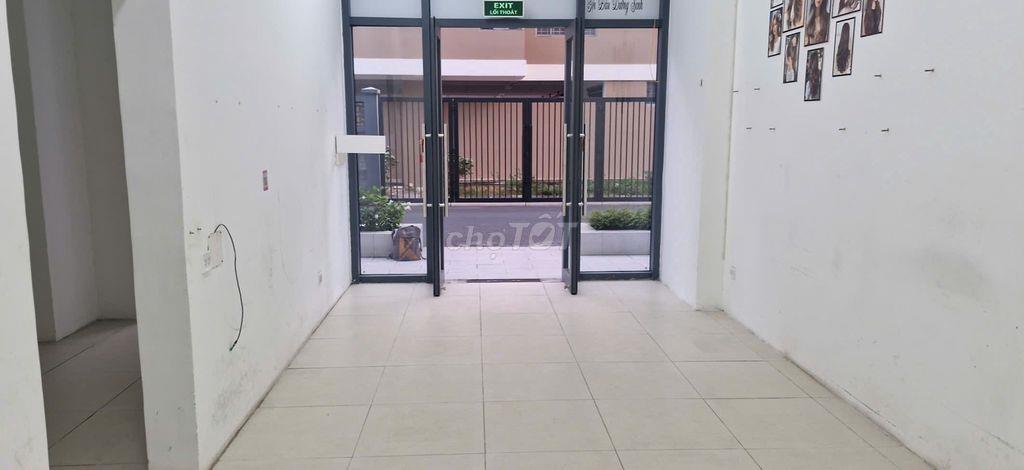 Bán shophouse cực đẹp tại Legacy Central với hơn 1800 căn hộ đã ở kín