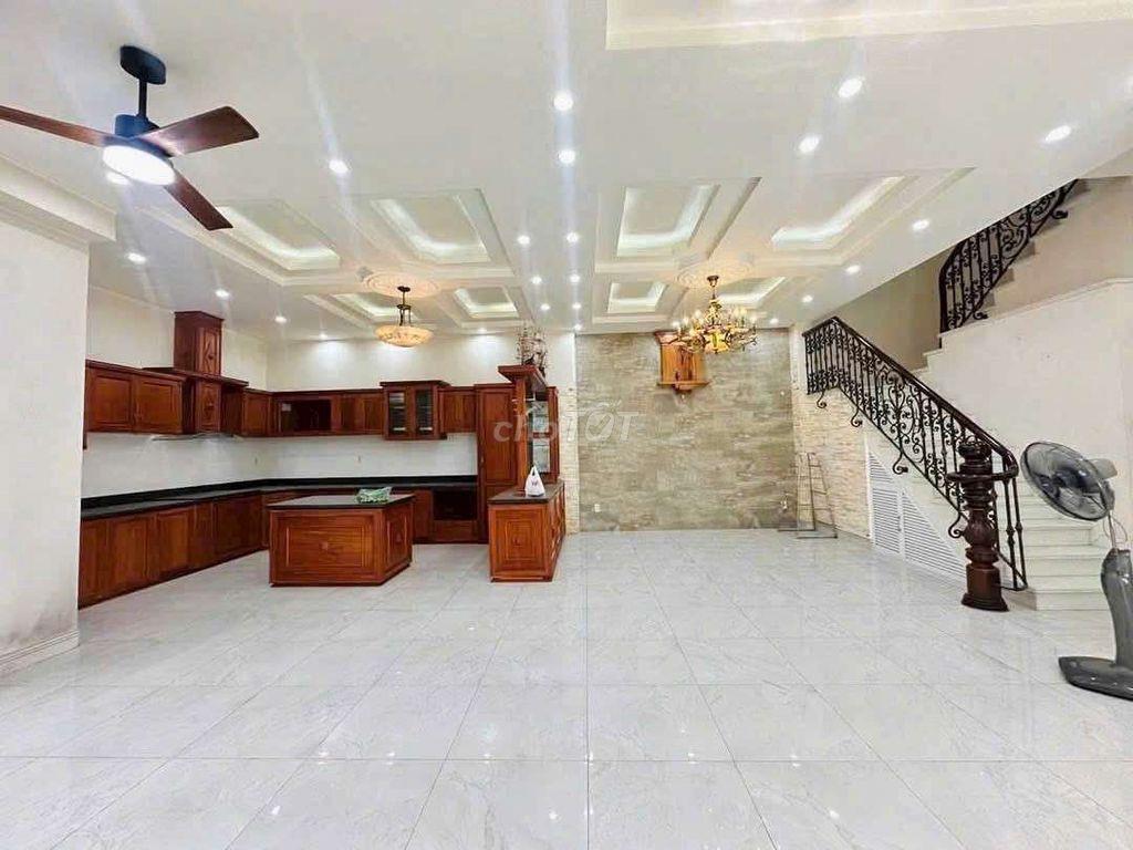 Biệt thự 1T2L 2 phòng khách, phòng ăn, 5pn, 5 toilet, garage ôtô