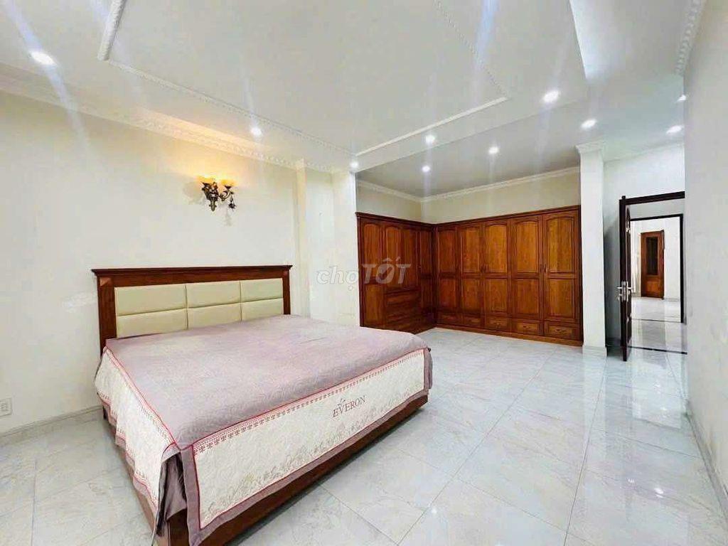 Biệt thự 1T2L 2 phòng khách, phòng ăn, 5pn, 5 toilet, garage ôtô