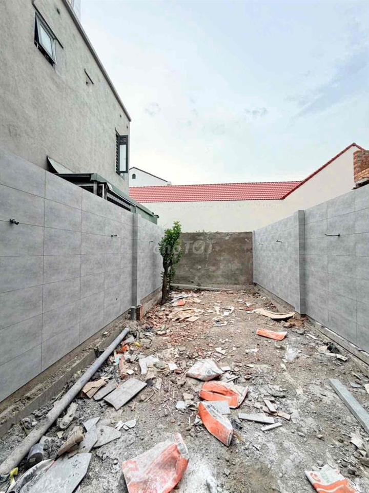 3 CĂN NHÀ PHỐ 1T1L 4PN SÂN Ô TÔ SỔ RIÊNG HOÀN CÔNG THỔ CƯ NT XỊN XÒ