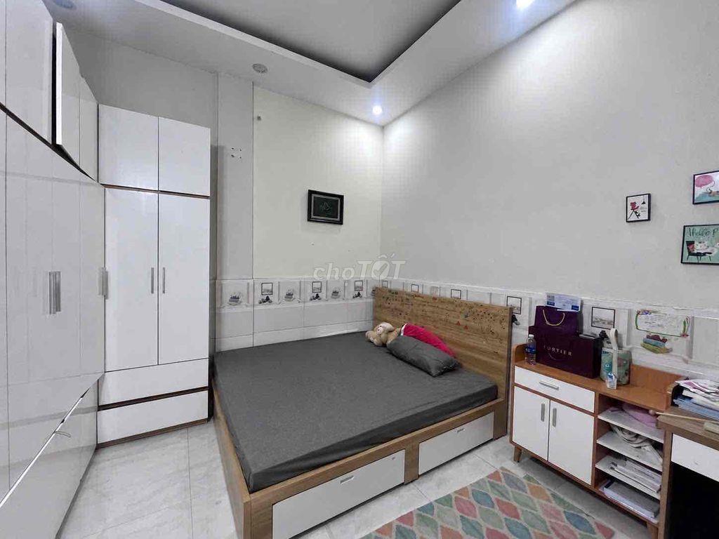 Chung cư 1T1L 3PN sổ riêng,mặt tiền NAQ, vỉa hè rộng đậu ôtô thoải mái