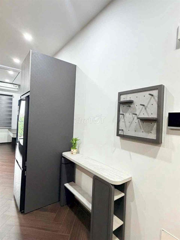 Căn hộ View sân vườn hàng hiếm có 1 k 2, full nội thất cao cấp, xịn xò
