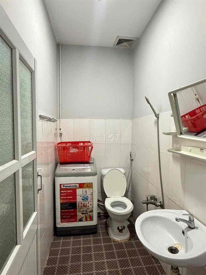 Còn vài căn hộ dịch vụ full nội thất, quý khách chỉ việc dọn đồ đến ở