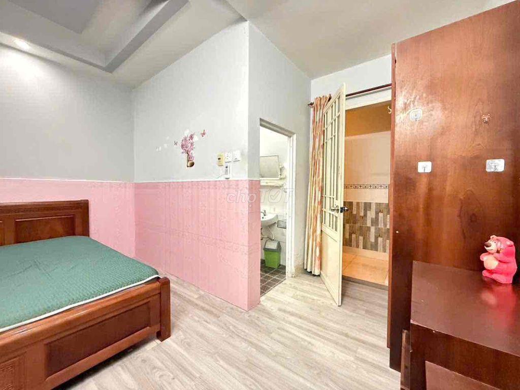 Còn vài căn hộ dịch vụ full nội thất, quý khách chỉ việc dọn đồ đến ở