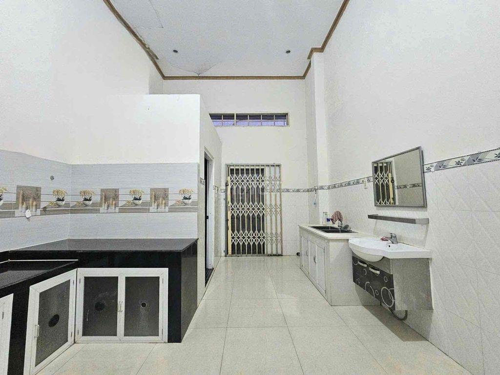 Nhà 2PN P Thống Nhất 1 trệt 1 lửng sẵn 2 máy lạnh, nhận nhà ở ngay