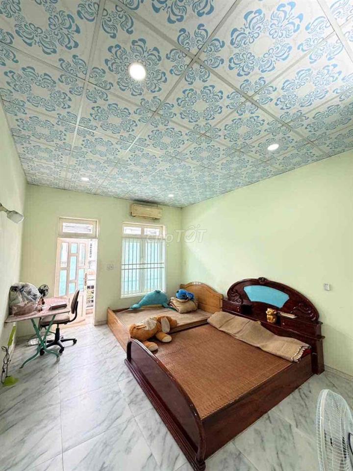 Cho thuê nhà 1 trệt 1 lầu gần cổng sau công ty bon chen , phường bửu h