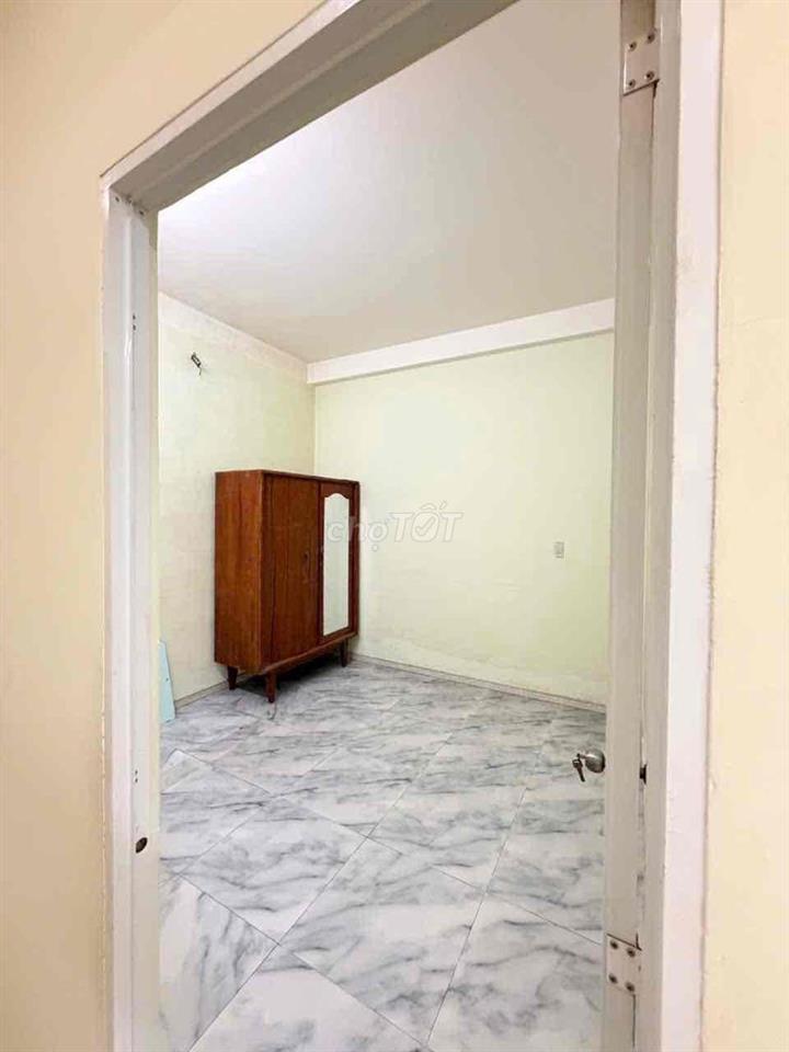 Cho thuê nhà 1 trệt 1 lầu gần cổng sau công ty bon chen , phường bửu h