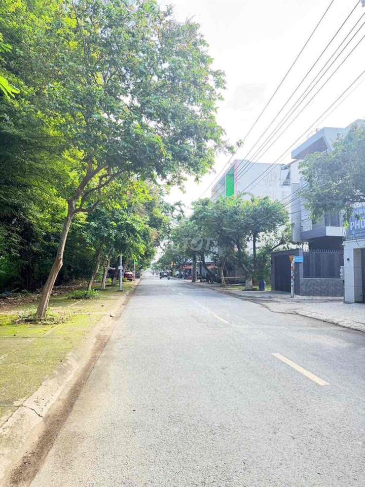 Cho thuê nhà 1 trệt 1 lầu gần cổng sau công ty bon chen , phường bửu h
