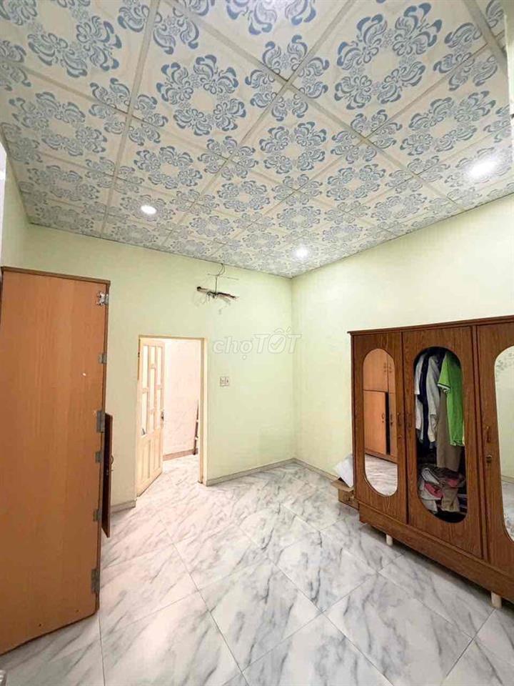 Cho thuê nhà 1 trệt 1 lầu gần cổng sau công ty bon chen , phường bửu h