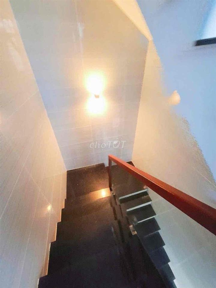 Cho thuê nhà 1 trệt 2 lầu góc 2 mặt tiền KDC Bửu Long 3