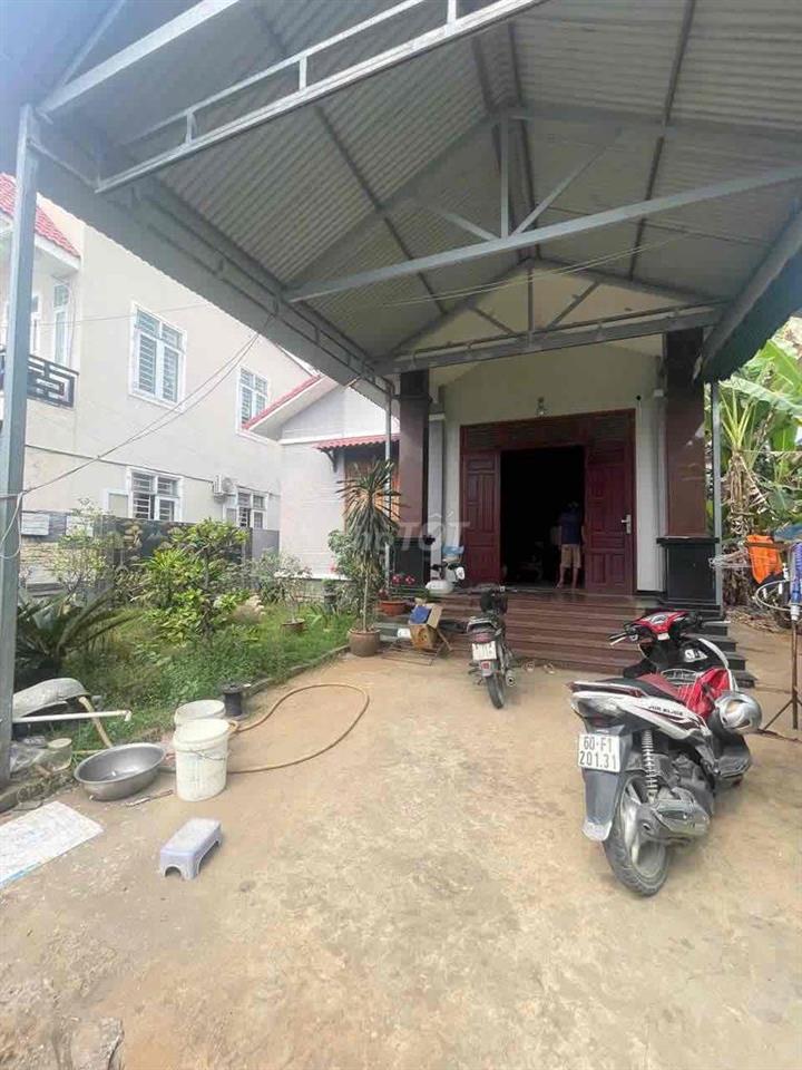 Cho thuê nhà mái thái sân vườn, Tổ 42, Khu Phố 9, Tân Phong, Biên H