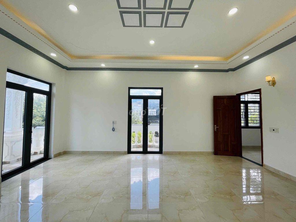 Cho thuê biệt thự mới đẹp góc 2 mặt tiền khu dân cư Bửu Long