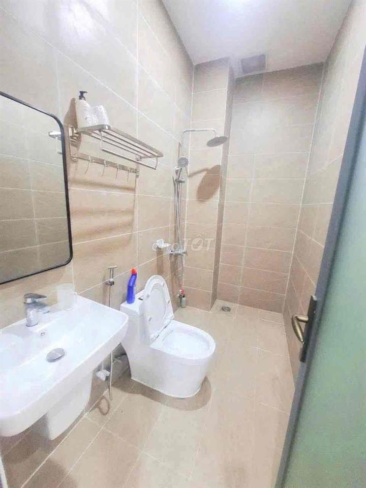Cho thuê nhà 1 trệt 1 lầu gần cổng sau bon chen, phường bửu hòa