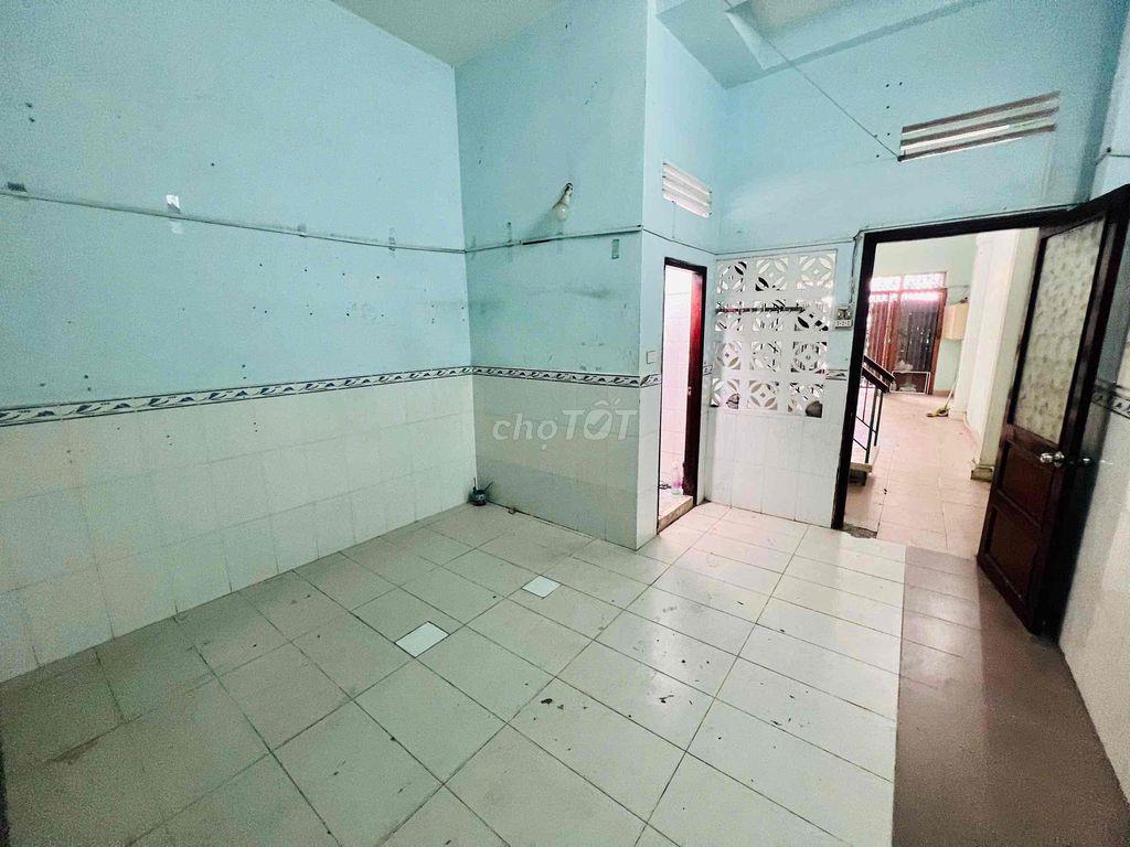 - Nhà cho thuê  1 trệt 2 lầu mặt tiền đường Phan Chu Trinh khu vực sầm