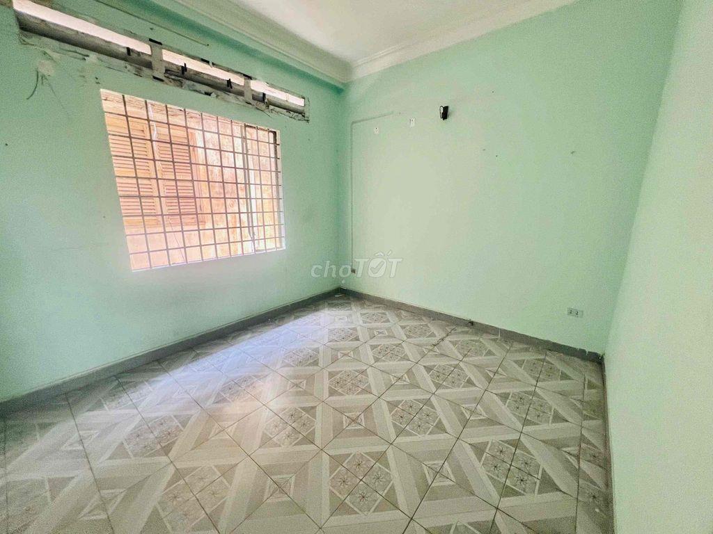 - Nhà cho thuê  1 trệt 2 lầu mặt tiền đường Phan Chu Trinh khu vực sầm