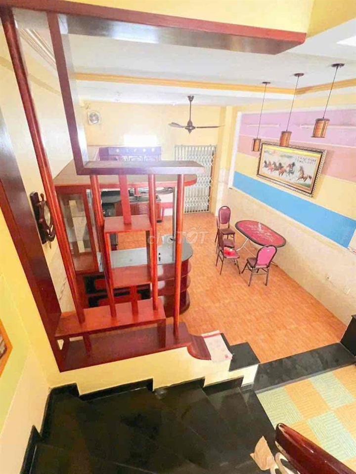 cho thuê nguyên căn 1trệt 2lầu  - gần nhã viên quán khu dân cư Bửu Lon