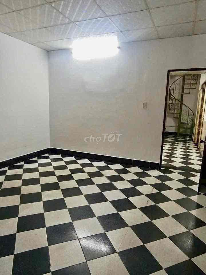 - Cho thuê nhà Phường Quang Vinh  ngay trung tâm biên hoà 1 trệt 1 lửn