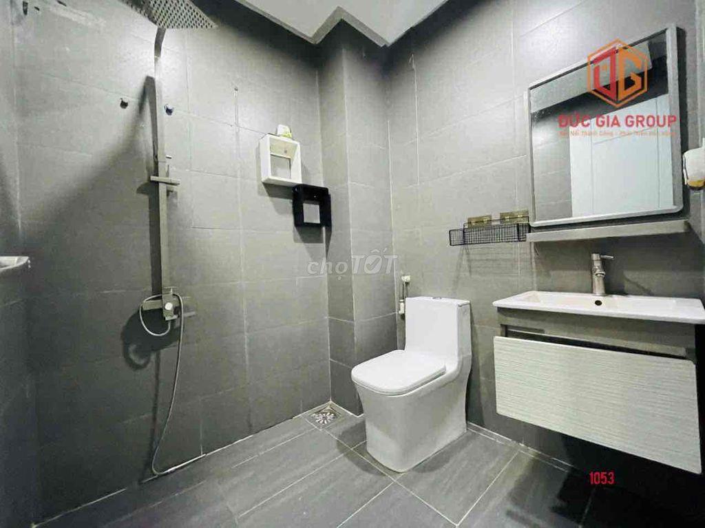 Cho thuê nhà mặt tiền 1 trệt 3 lầu 7PN đường Võ Thị Sáu –