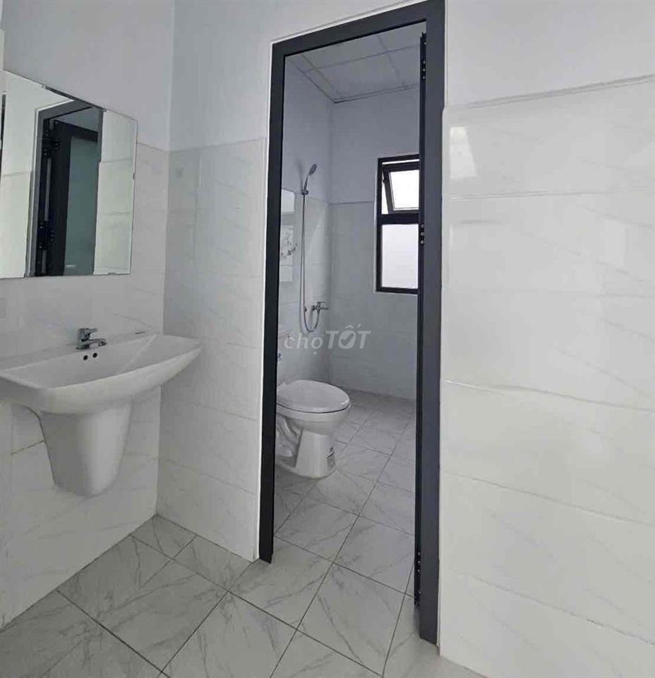 Cho thuê nhà 1 trệt 2 lầu góc 2 mặt tiền đường nhánh Đồng Khởi, Lý Văn