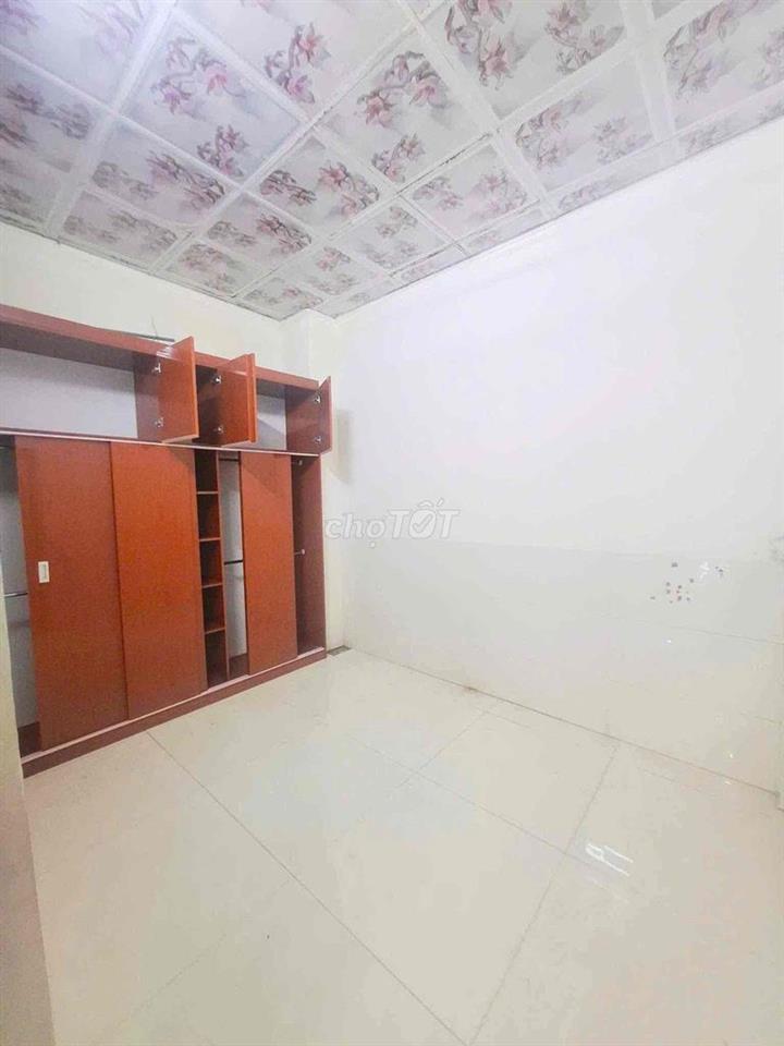cho thuê nguyên căn 1trệt 1lầu full nội thất cơ bản