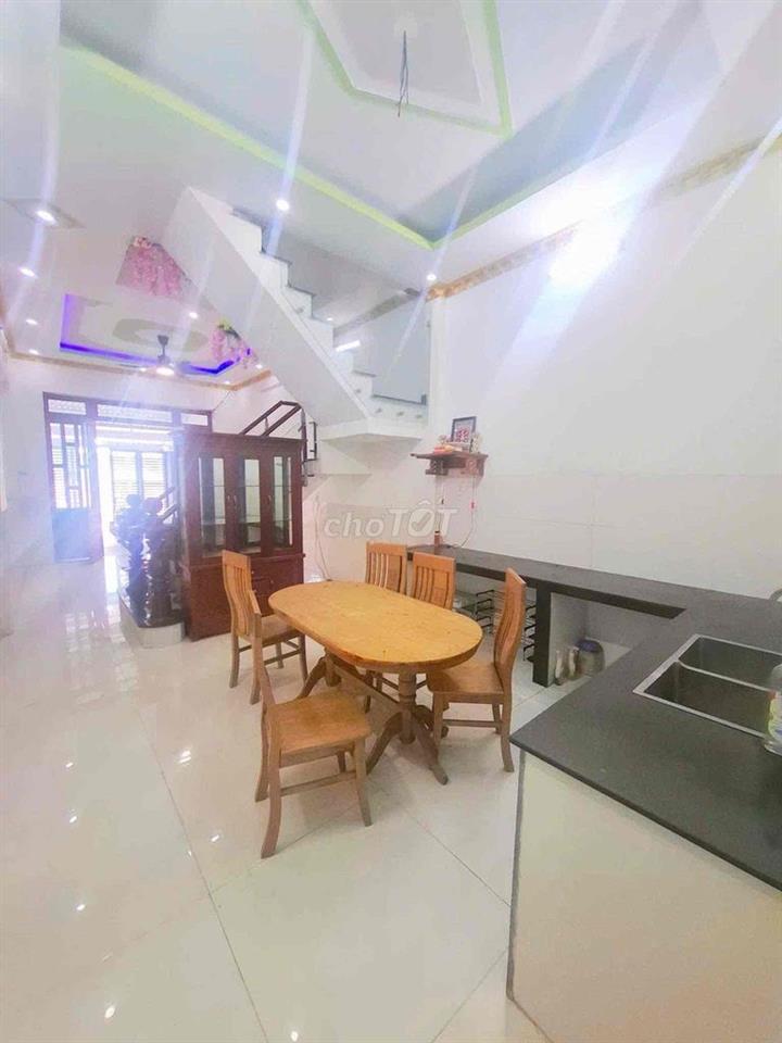 cho thuê nguyên căn 1trệt 1lầu full nội thất cơ bản
