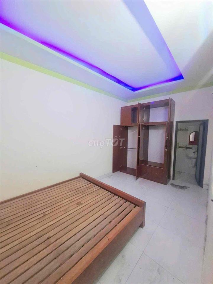 cho thuê nguyên căn 1trệt 1lầu full nội thất cơ bản