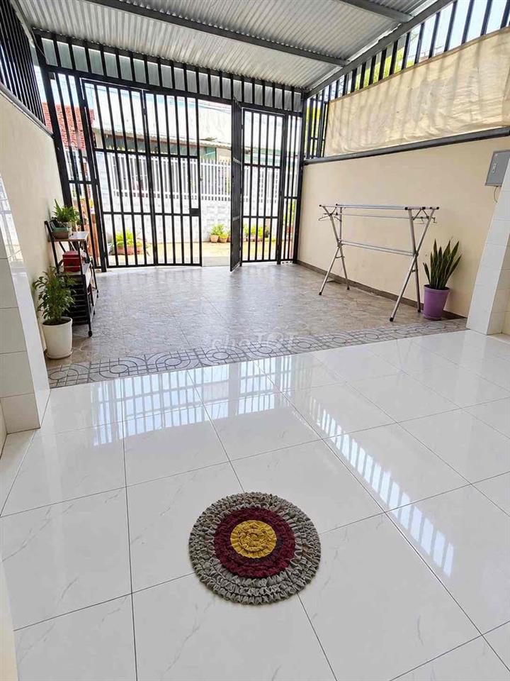 Cho thuê nhà đường ôtô có sân ô tô phường hoá an , bien hoa