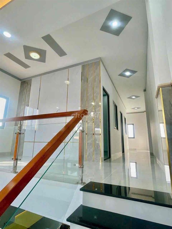 Cần tiền bán gấp nhà gác lửng đúc mới xây gần KDL Bửu Long