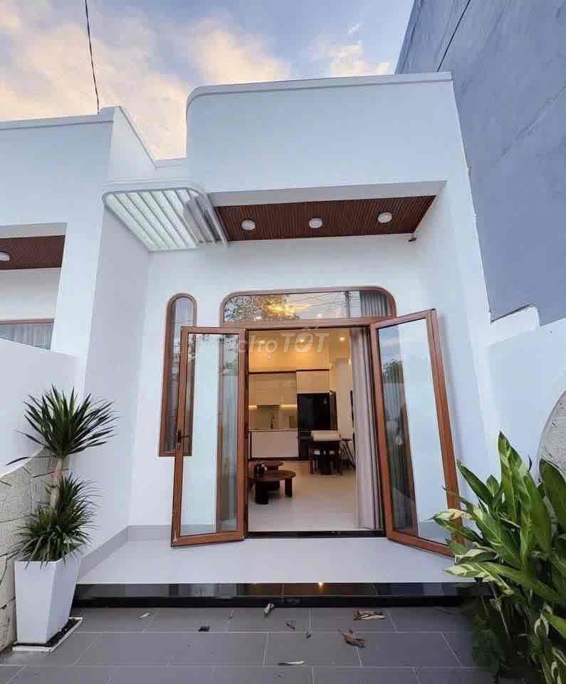 Cần bán gấp nhà cấp 4 mới xây gần Bửu Long