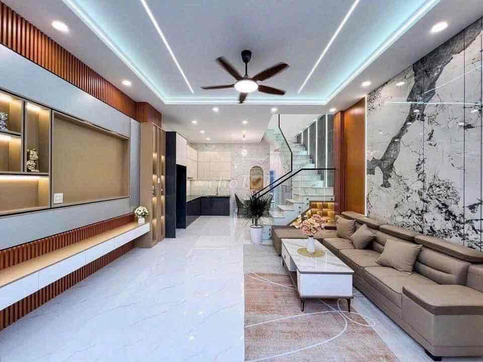 Chủ nhà định cư Mỹ, cần bán nhanh căn nhà lầu ngay Đồng Khởi