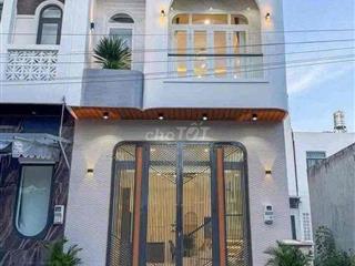 Chủ nhà định cư Mỹ, cần bán nhanh căn nhà lầu ngay Đồng Khởi
