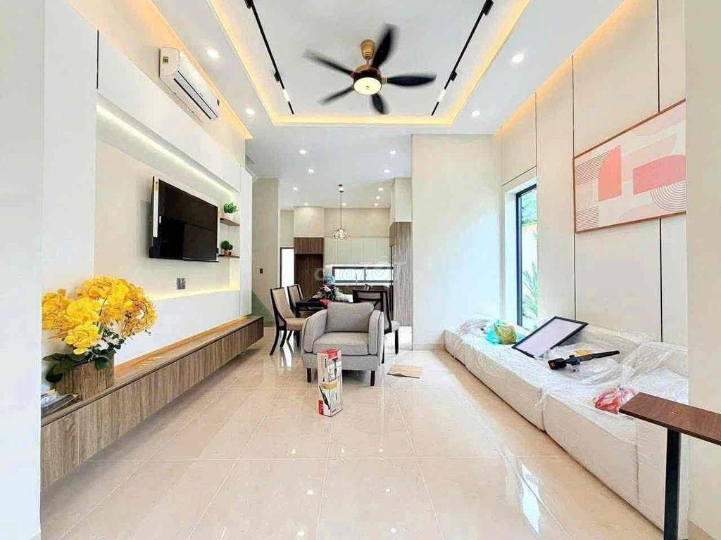 Chủ nhà đi New Zealand, hạ giá 100tr, bán nhanh căn biệt thự mini