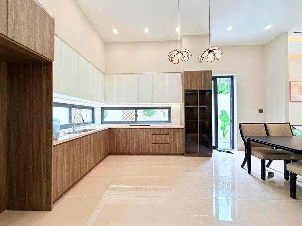 Chủ nhà đi New Zealand, hạ giá 100tr, bán nhanh căn biệt thự mini