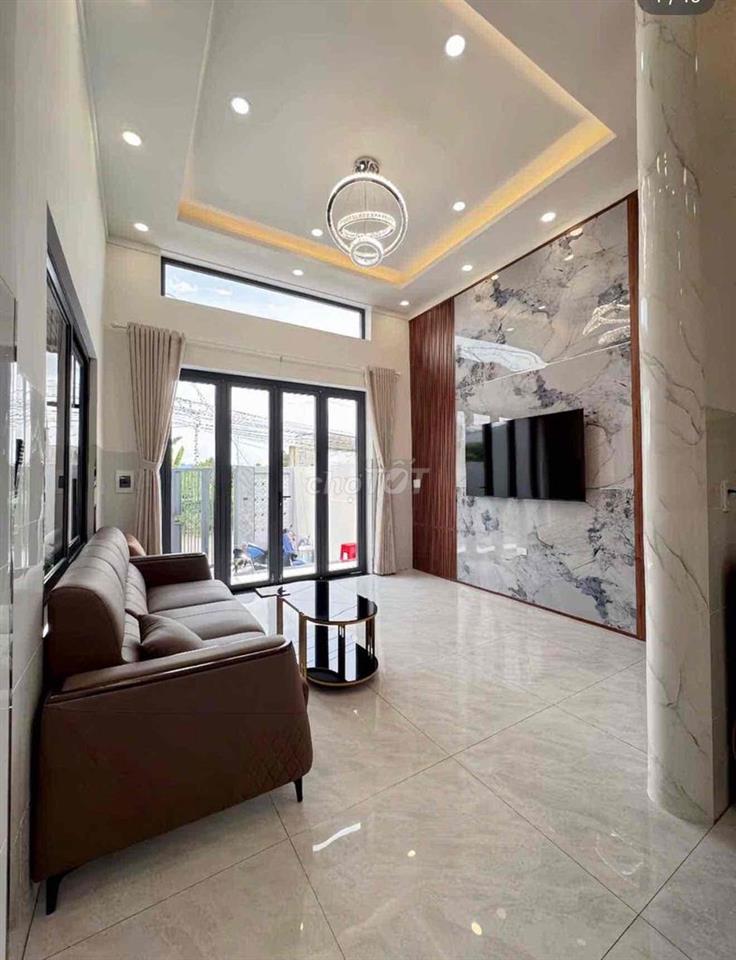 Chủ ngộp, giảm 200 triệu, bán nhanh căn cấp 4 mới xây, có 3 phòng ngủ