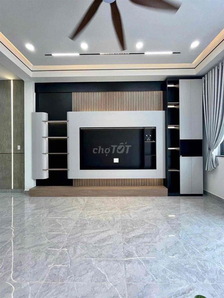 Hạ giá, bán gấp nhà lầu mới xây cuối đường Huỳnh Văn Nghệ