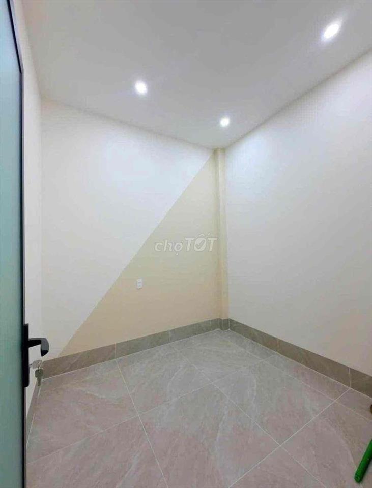 Bán nhanh nhà lầu mới xây gần Golf Long Thành